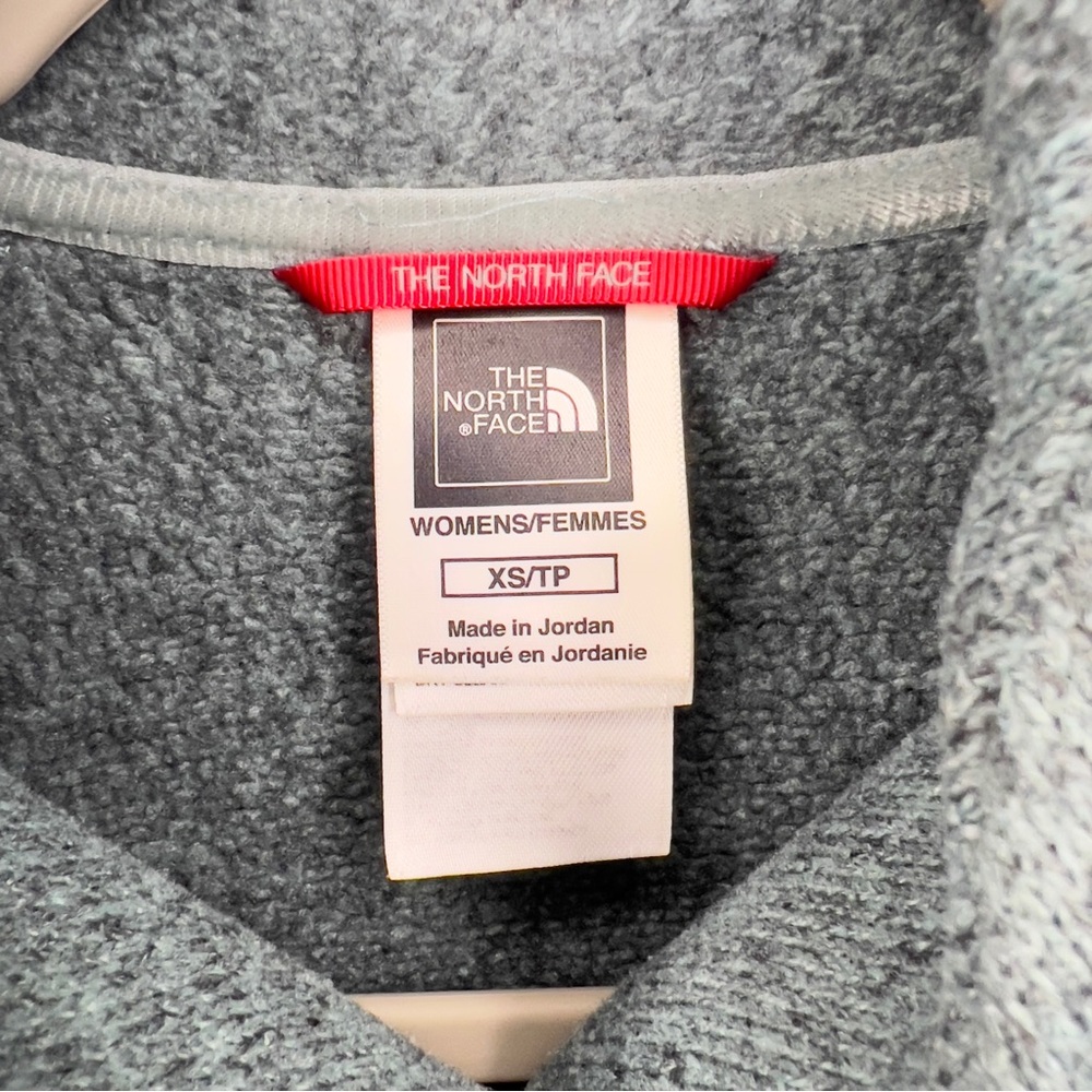 The North Face Toggle Button Neck Pullover Fleece… - image 3